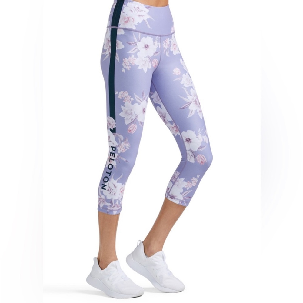 NWT Peloton Wildflower High Rise Capri WITH leggings MSRP $78 Small